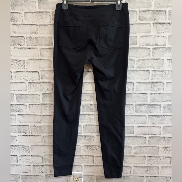 Athleta black athletic leggings ankle length, back & side pockets ~Medium - Picture 2 of 4